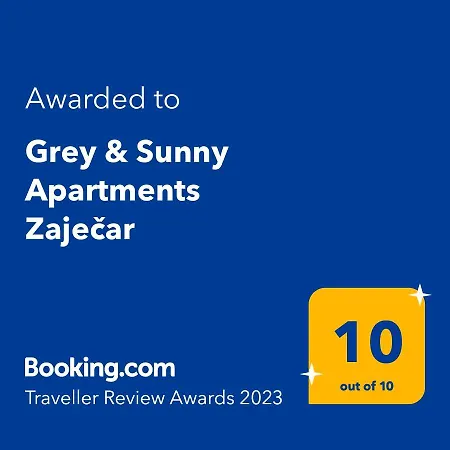 Grey & Sunny Apartment